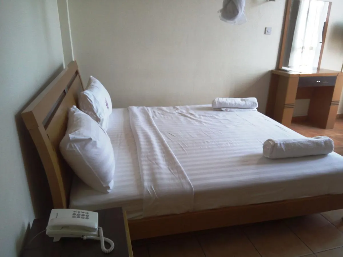 ***  Aponye Hotel Kampala Uganda